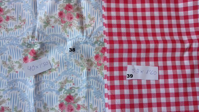 Retales de tela variados, medidas en fotos.