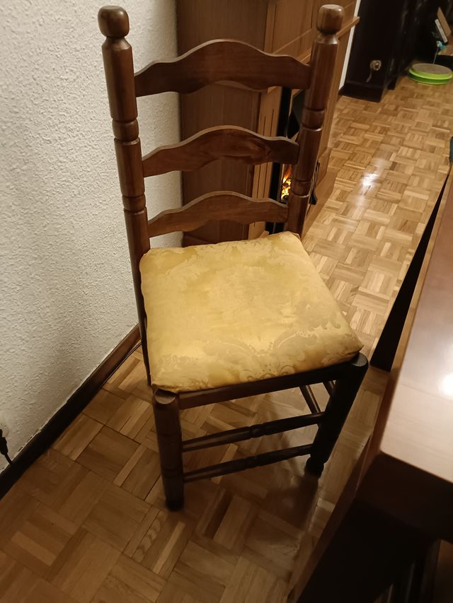 Mesa de comedor y 6 sillas