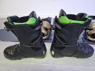 Tabla Snowboard 165 Burton, botas Burton, Flow