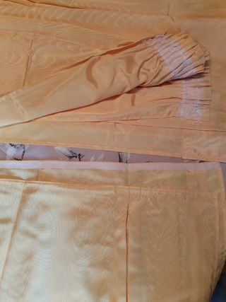 Cortinas amarillas hacen aguas