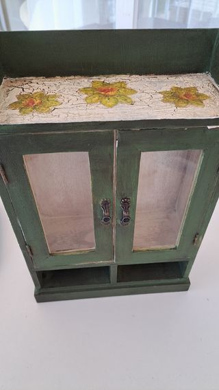 Adorno. ARMARIO DE MADERA