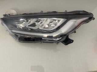 Faro toyota yaris xp210