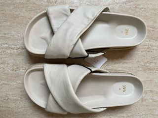 Sandalia piel Zara sin estrenar