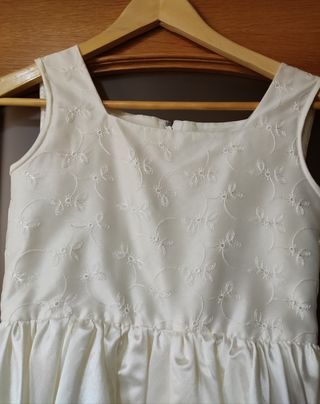 Vestido de comunión, camisón y zapatos 