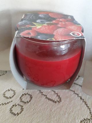 Candela profumata nuova frutti di bosco