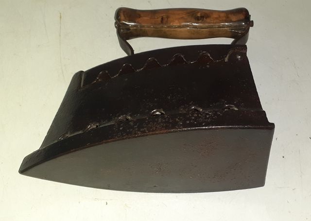 Ferro da stiro a carbone vintage anni 50