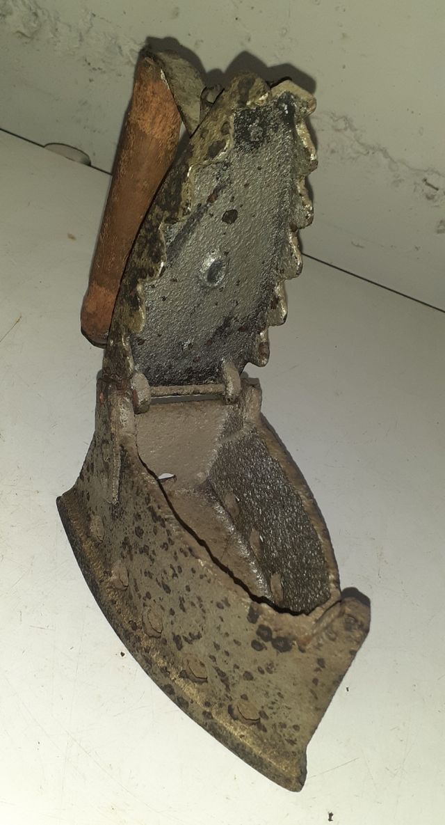 Ferro da stiro a carbone vintage anni 50