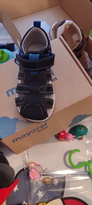 Sandalias niño núm 24