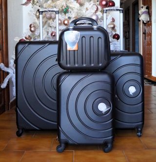 3 Maletas + Neceser Nuevas 85€ Ruedas Giratorias