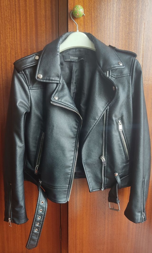 Cazadora negra Zara