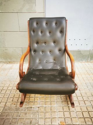 Sillón. Mecedora antigua.