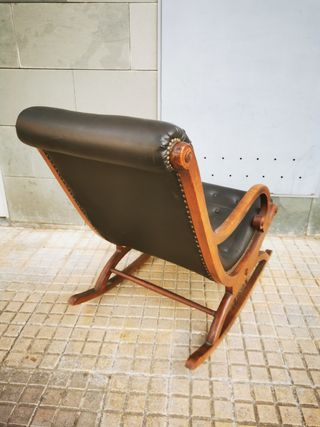 Sillón. Mecedora antigua.