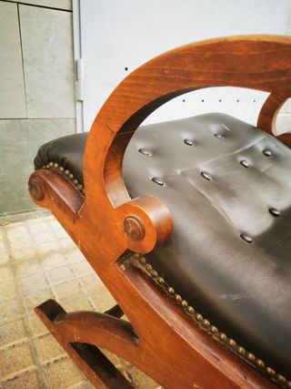 Sillón. Mecedora antigua.