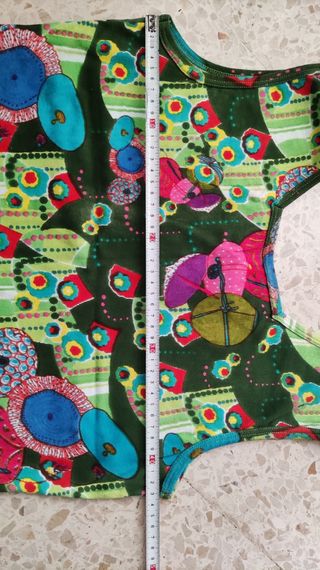 Camiseta vintage sin mangas tonos verdes