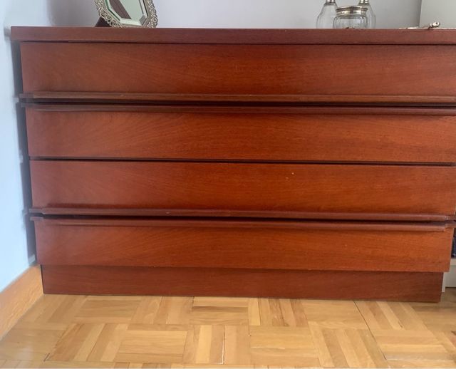 Comoda y mesillas dormitorio