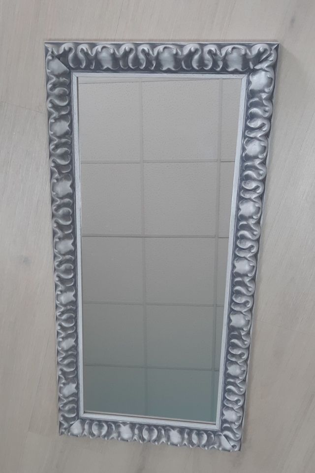 Espejo con moldura