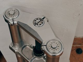 Horquilla invertida Ducati - Cafe Racer