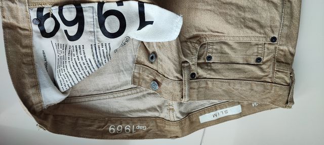 Vaqueros GAP slim fit color beige