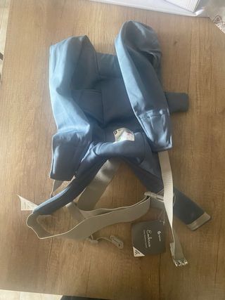 Mochila bebe Ergobaby nueva
