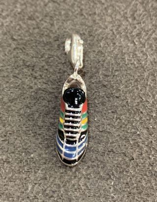 COLGANTE DE THOMAS SABO ZAPATILLA FÚTBOL COLORES