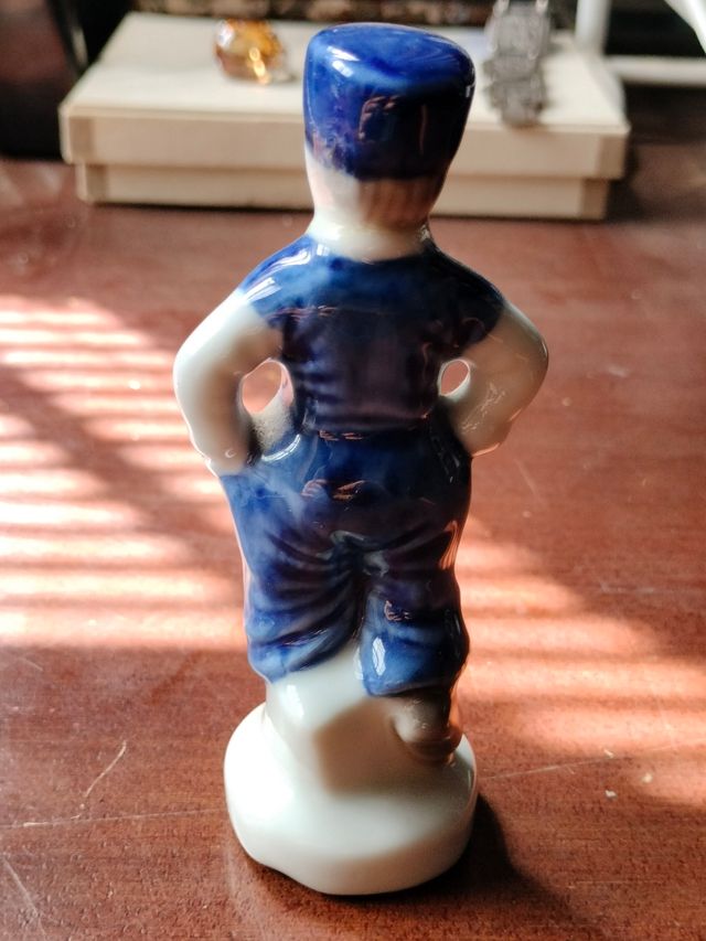 antigua figurita de biscuit