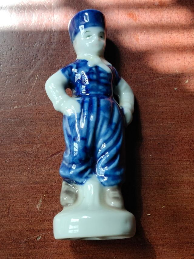 antigua figurita de biscuit