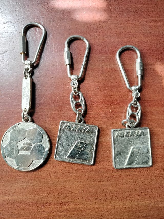 lote de tres llaveros de Iberia mundial 82