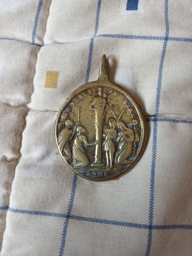 Medallon Religioso antiguo