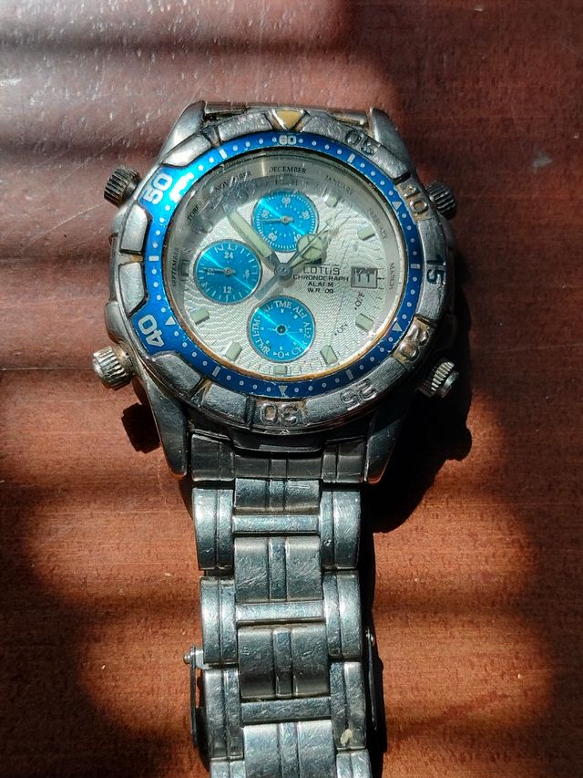 reloj original marca Lotus