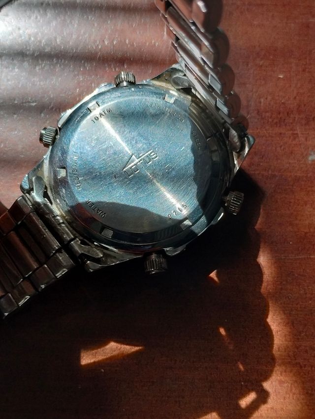 reloj original marca Lotus