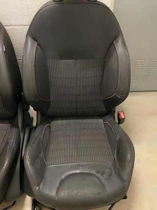 Asientos delanteros Peugeot 208 GT LINE