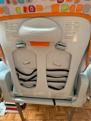 Trona plegable regulable con ruedas