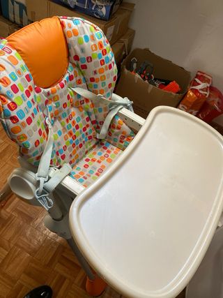 Trona plegable regulable con ruedas