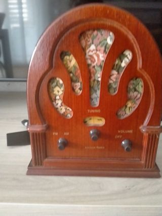 Vendo réplica antigua de radio