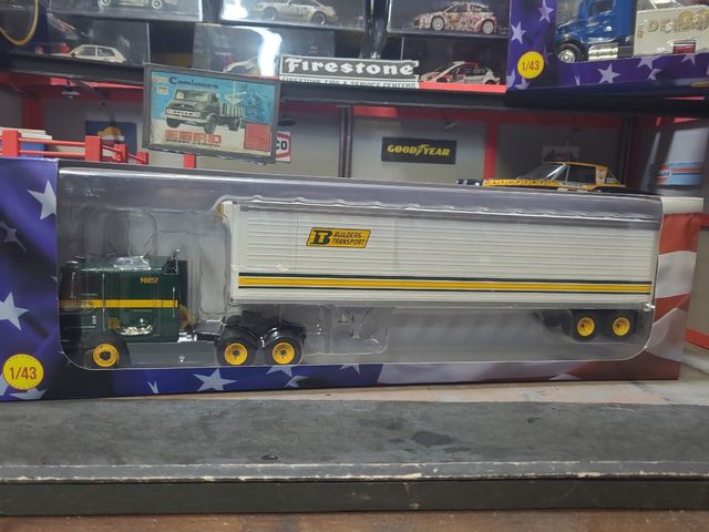 Camião Articulado Americano