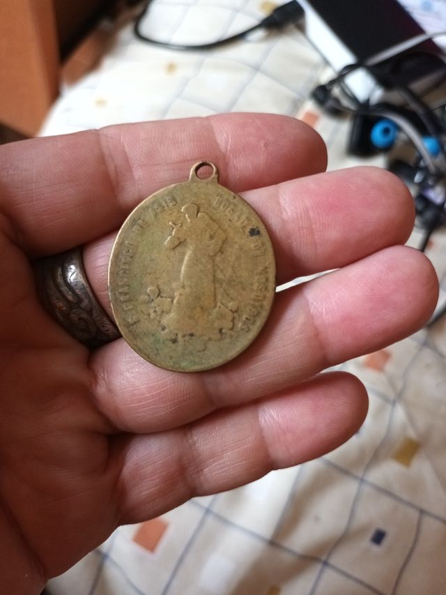 Medallon religioso antiguo