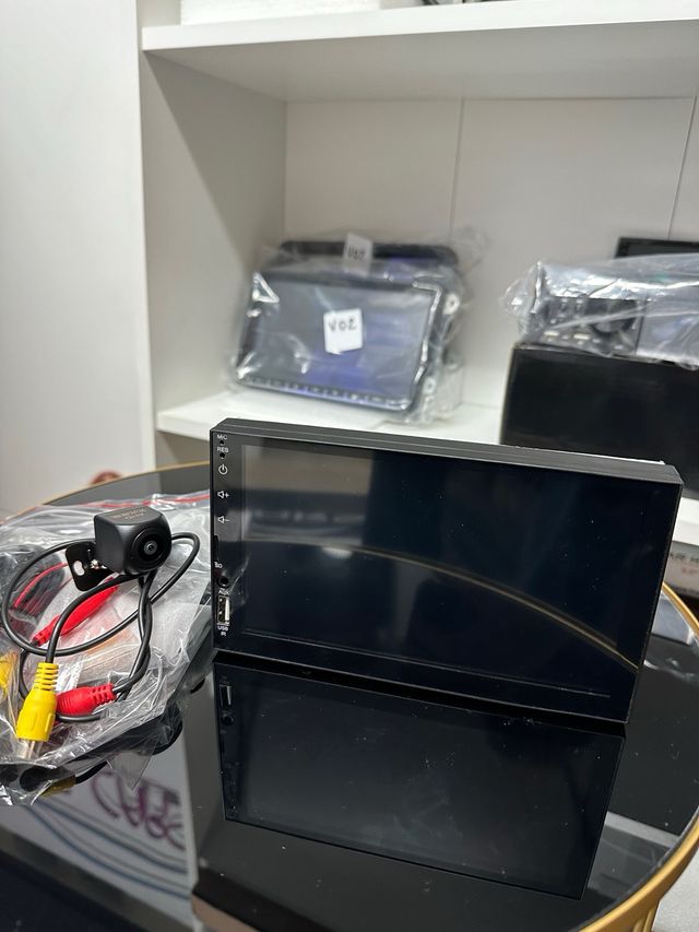 Radio pantalla  7” + cámara + instalación