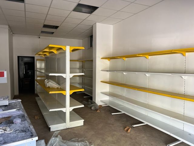 Scaffali e scaffalature