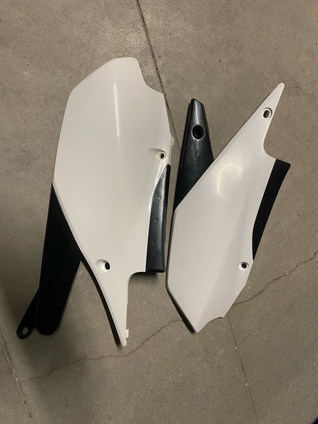 Plasticas yamaha yzf