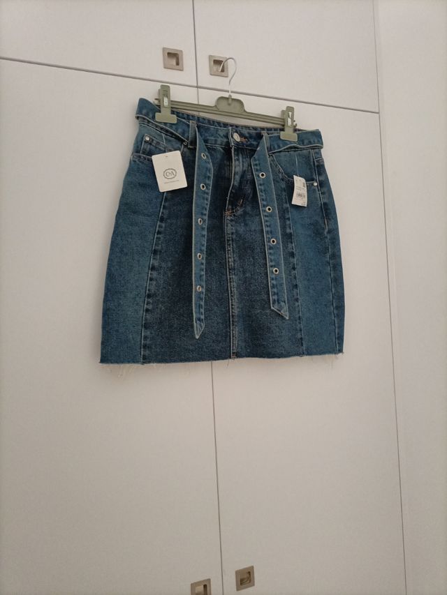 Falda corta vaquera NUEVA