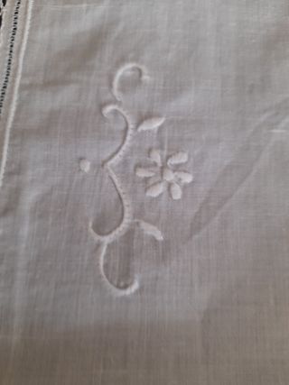 Camino mesa y tapete cesta.