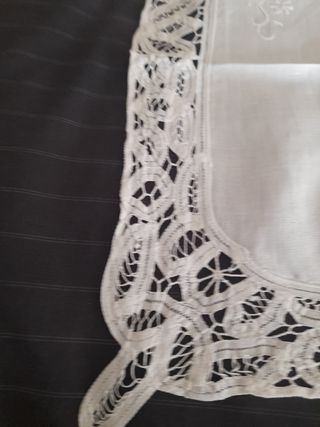 Camino mesa y tapete cesta.