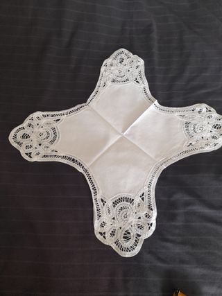 Camino mesa y tapete cesta.