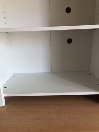 Estanteria de madera, lacada.