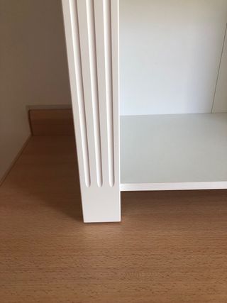 Estanteria de madera, lacada.
