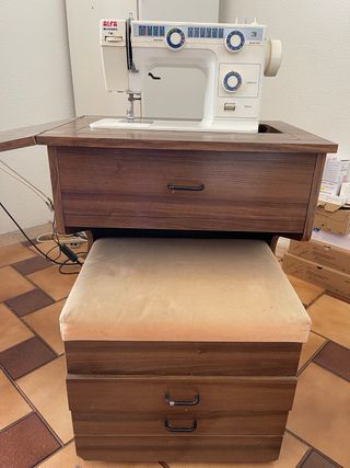 Maquina de cocer Alfa con mesa