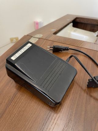 Maquina de cocer Alfa con mesa