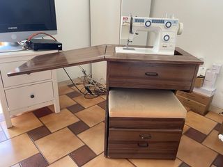 Maquina de cocer Alfa con mesa