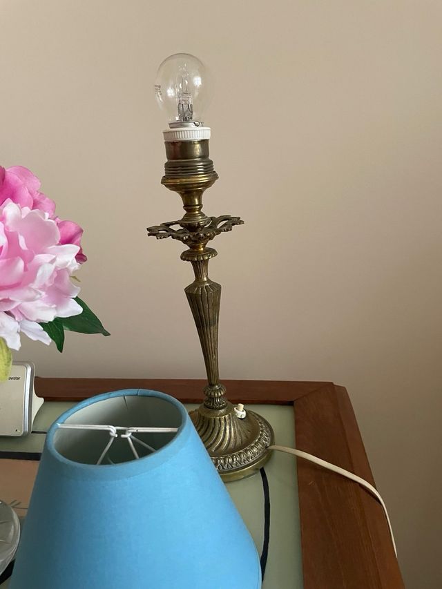 Lampara de mesade bronce