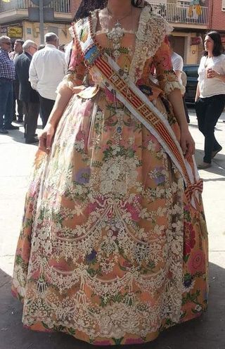 Traje fallera del siglo XVIII
